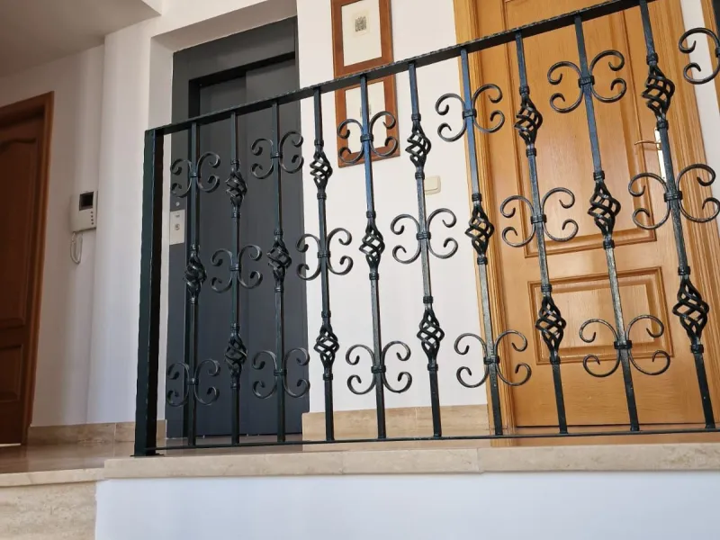 Semi-detached villa in the center of Marbella.