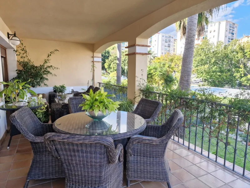 Semi-detached villa in the center of Marbella.