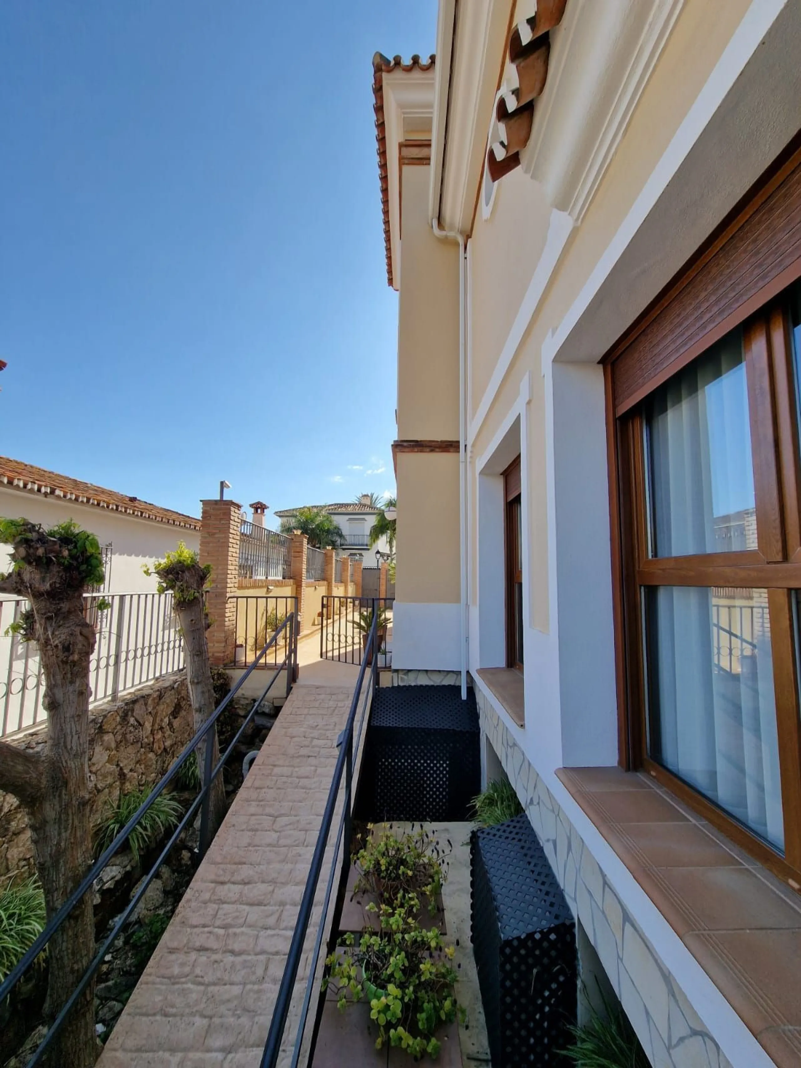 Semi-detached villa in the center of Marbella.