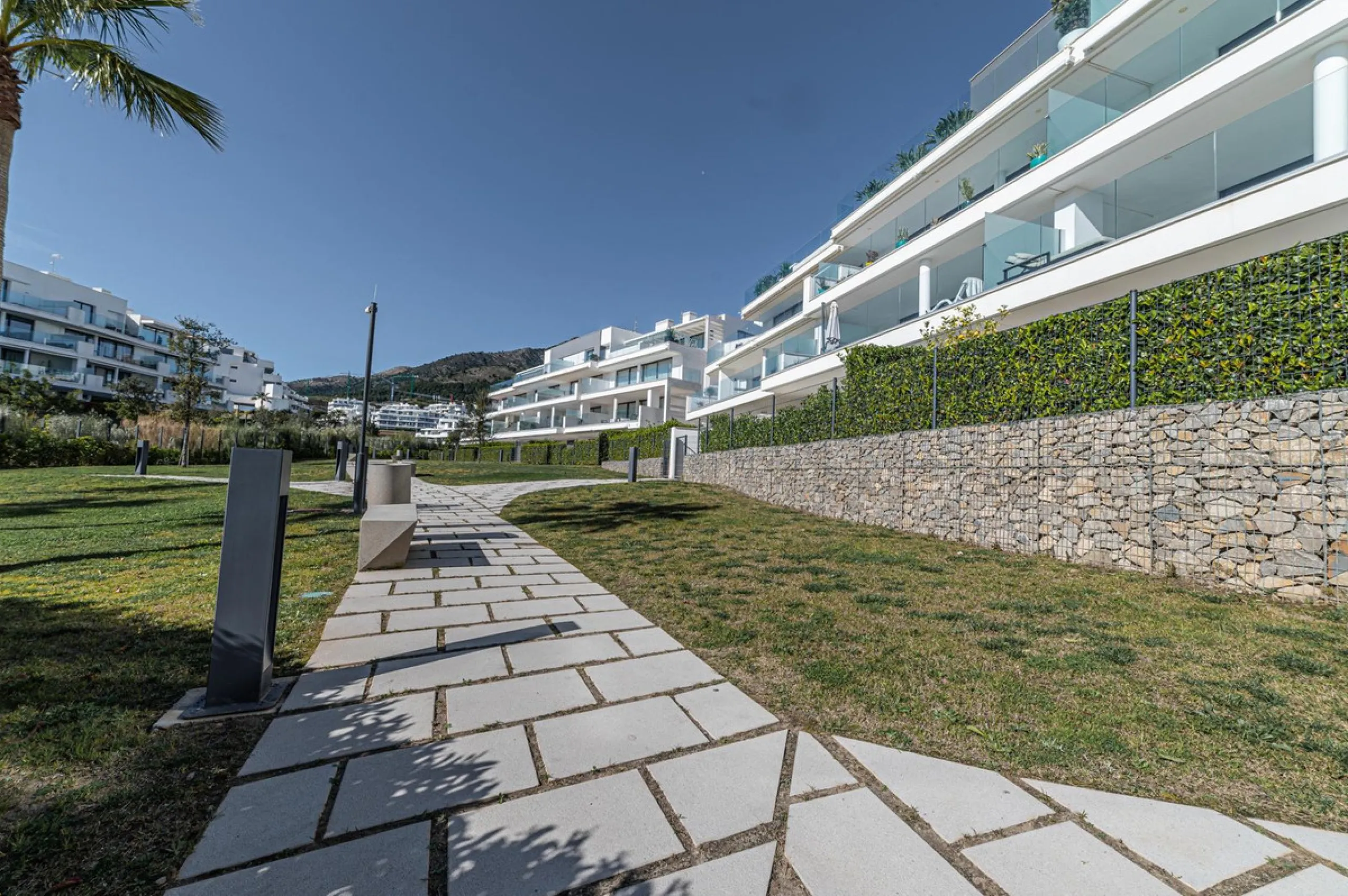 Apartment - Ground Floor Apartment в продаже в Fuengirola, Málaga. В доме 2 спален и 2 ванных комнат. Площадь дома 101 м². Площадь участка 34 м²