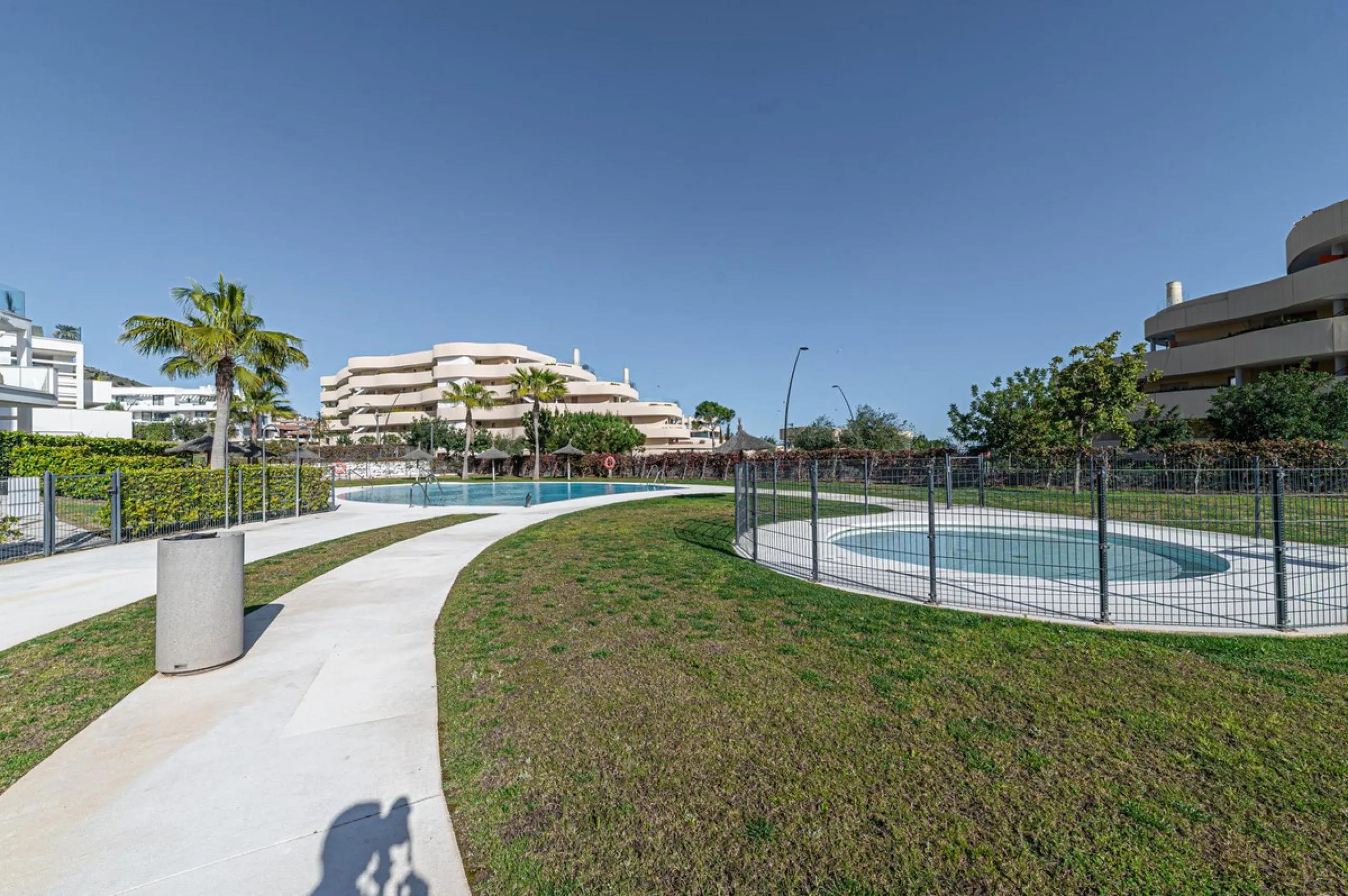 Apartment - Ground Floor Apartment в продаже в Fuengirola, Málaga. В доме 2 спален и 2 ванных комнат. Площадь дома 101 м². Площадь участка 34 м²