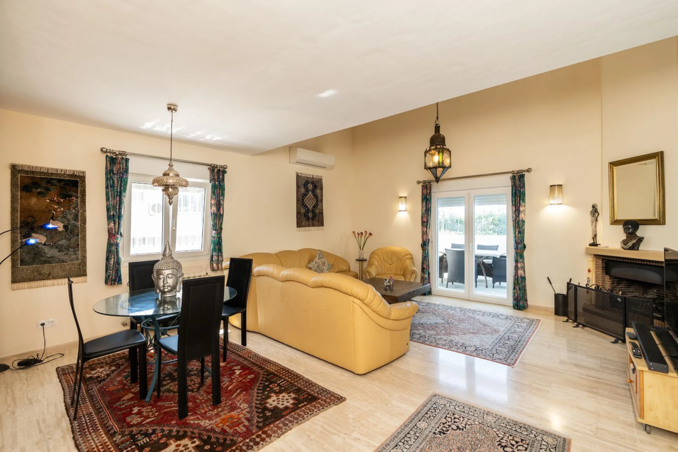 Located in the peaceful, secure residential area of Marbesa, this warm Mediterranean-style villa offers the perfect blend of comfort, privacy, and convenience. Just a 1-minute walk from the beach, close to all amenities, and only a short drive to Marbella