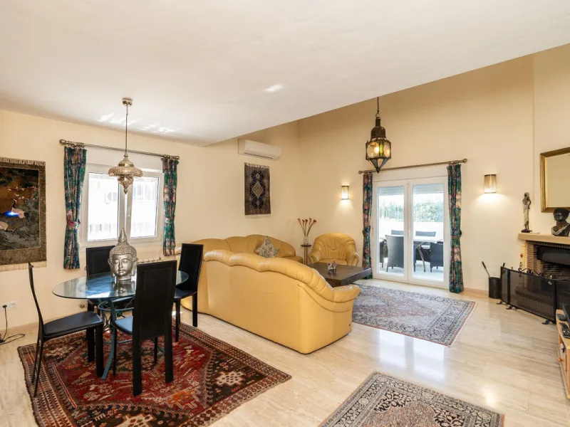 Located in the peaceful, secure residential area of Marbesa, this warm Mediterranean-style villa offers the perfect blend of comfort, privacy, and convenience. Just a 1-minute walk from the beach, close to all amenities, and only a short drive to Marbella