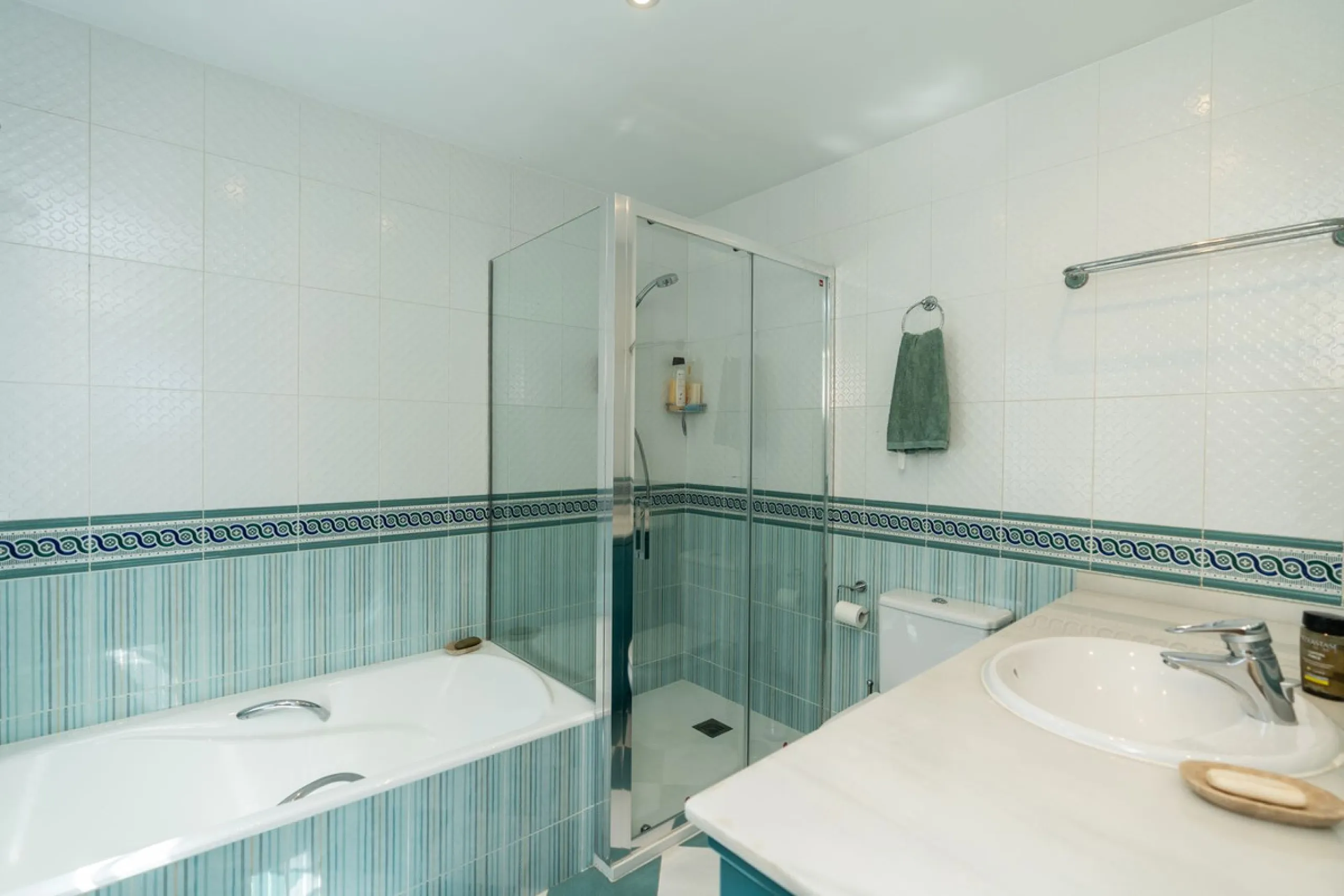 Located in the peaceful, secure residential area of Marbesa, this warm Mediterranean-style villa offers the perfect blend of comfort, privacy, and convenience. Just a 1-minute walk from the beach, close to all amenities, and only a short drive to Marbella
