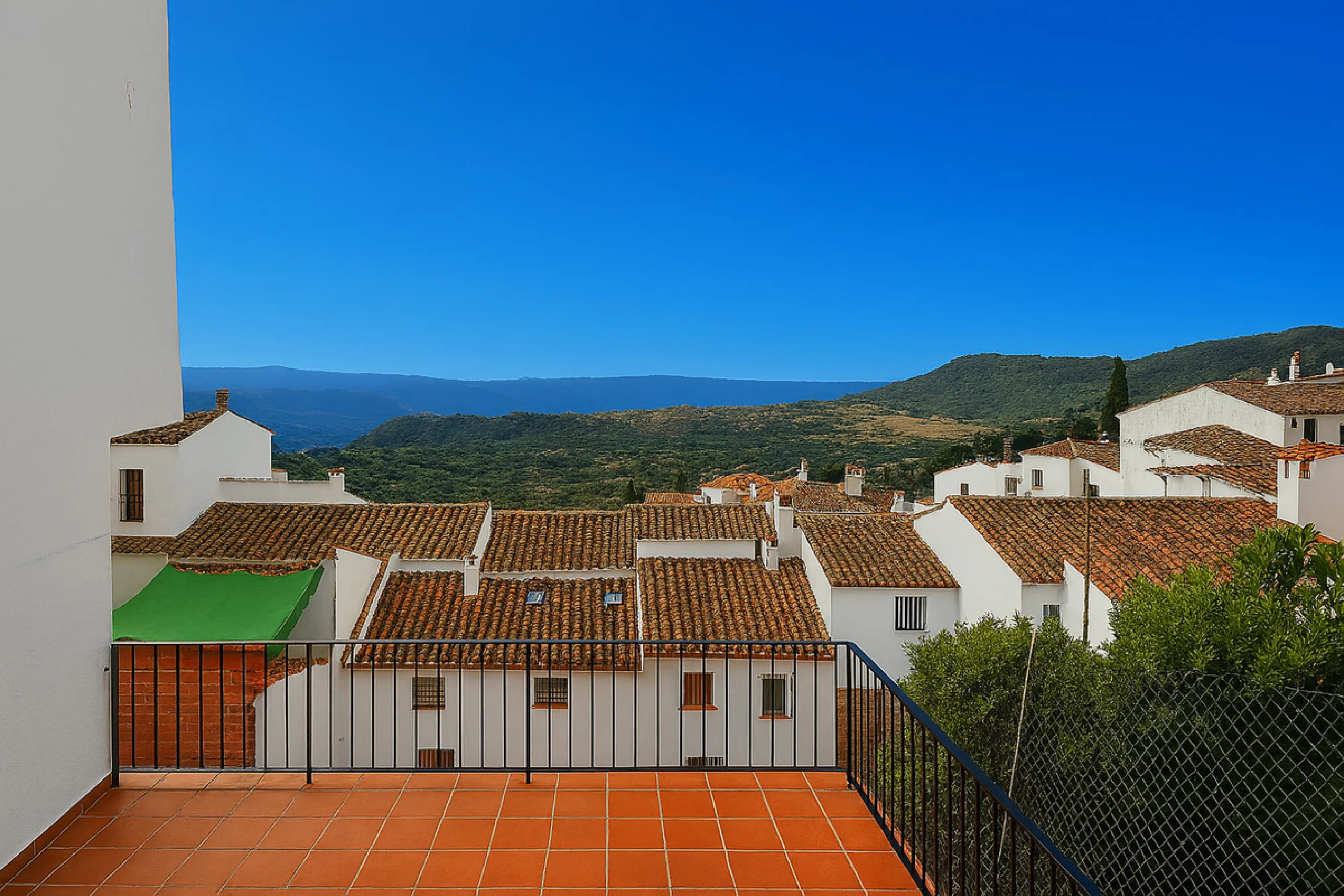 House - Townhouse в продаже в Gaucín, Málaga. В доме 3 спален и 3 ванных комнат. Площадь дома 190 м². Площадь участка 350 м²