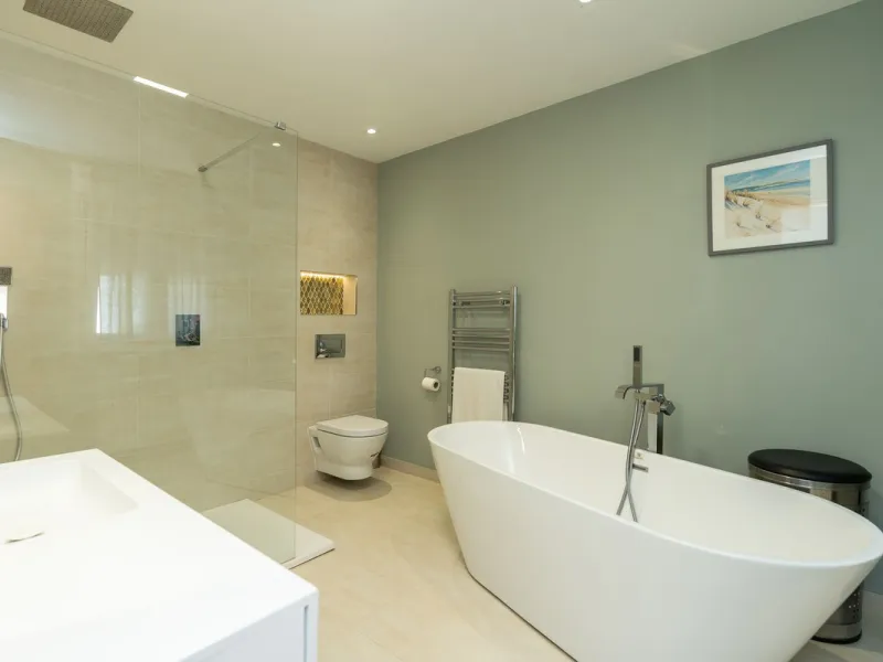Located in the peaceful, secure residential area of Marbesa, this warm Mediterranean-style villa offers the perfect blend of comfort, privacy, and convenience. Just a 1-minute walk from the beach, close to all amenities, and only a short drive to Marbella
