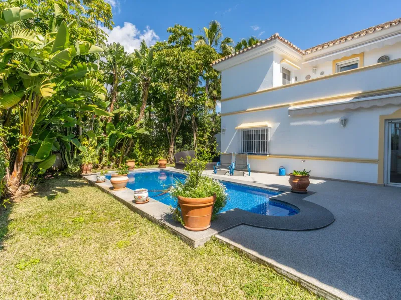 Located in the peaceful, secure residential area of Marbesa, this warm Mediterranean-style villa offers the perfect blend of comfort, privacy, and convenience. Just a 1-minute walk from the beach, close to all amenities, and only a short drive to Marbella