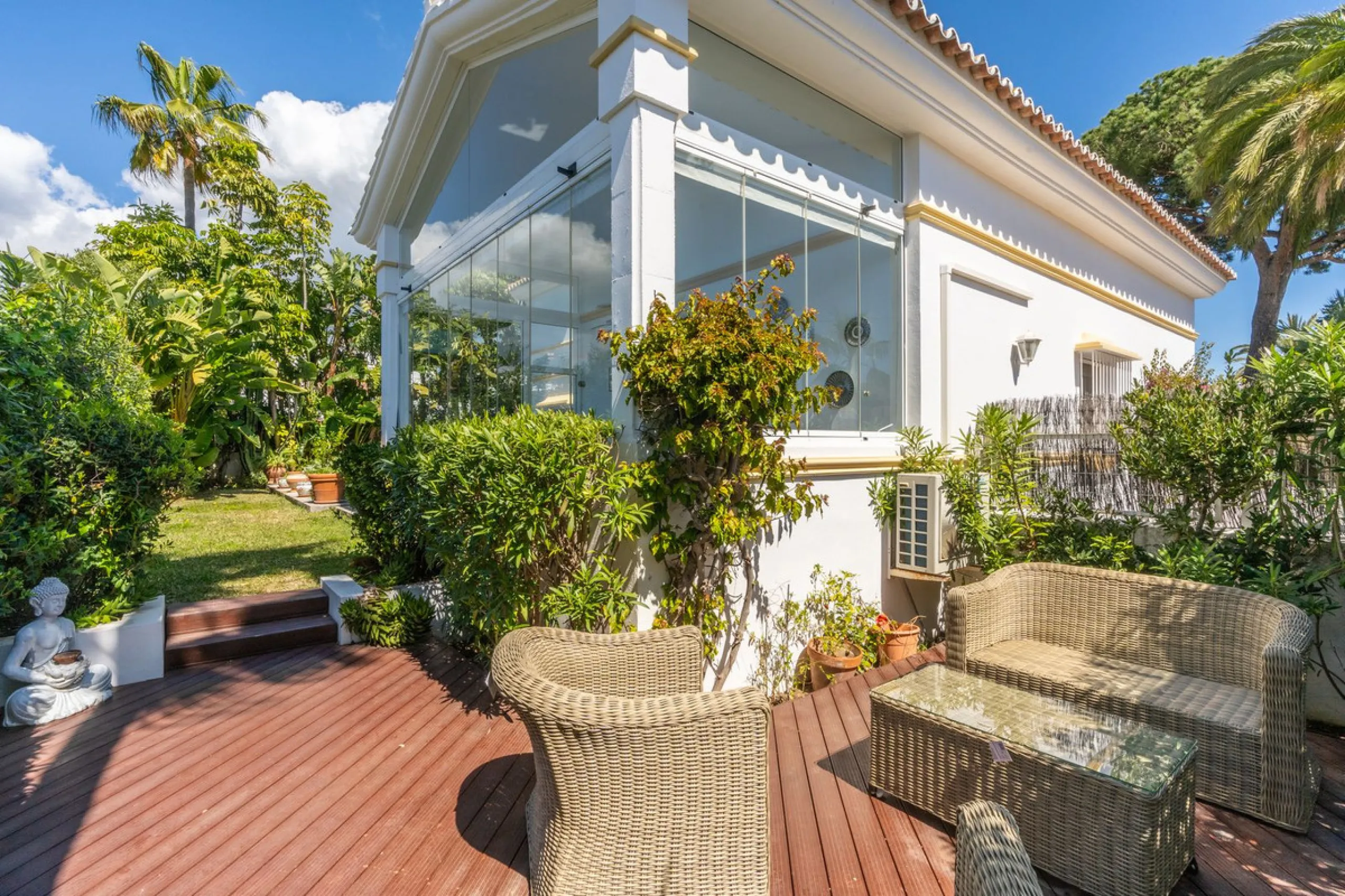 Located in the peaceful, secure residential area of Marbesa, this warm Mediterranean-style villa offers the perfect blend of comfort, privacy, and convenience. Just a 1-minute walk from the beach, close to all amenities, and only a short drive to Marbella