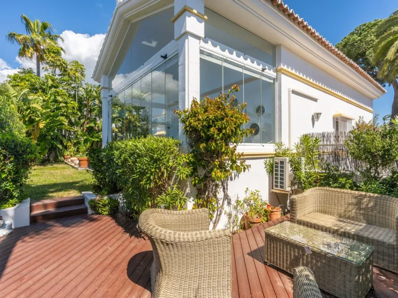 Located in the peaceful, secure residential area of Marbesa, this warm Mediterranean-style villa offers the perfect blend of comfort, privacy, and convenience. Just a 1-minute walk from the beach, close to all amenities, and only a short drive to Marbella