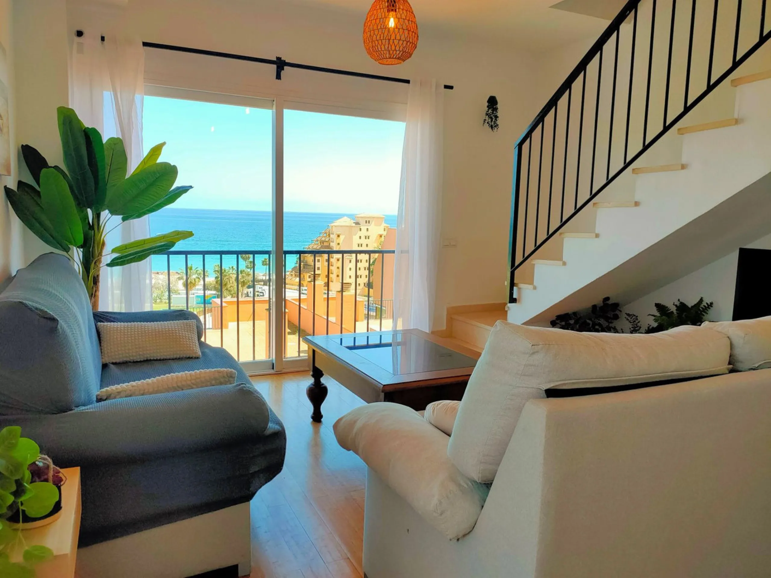 Apartment - Penthouse в продаже в Fuengirola, Málaga. В доме 2 спален и 2 ванных комнат. Площадь дома 101 м²