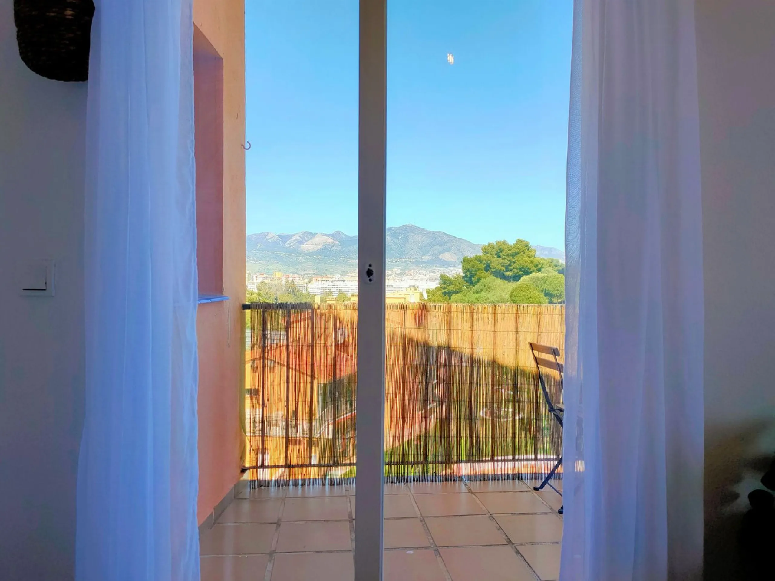 Apartment - Penthouse в продаже в Fuengirola, Málaga. В доме 2 спален и 2 ванных комнат. Площадь дома 101 м²