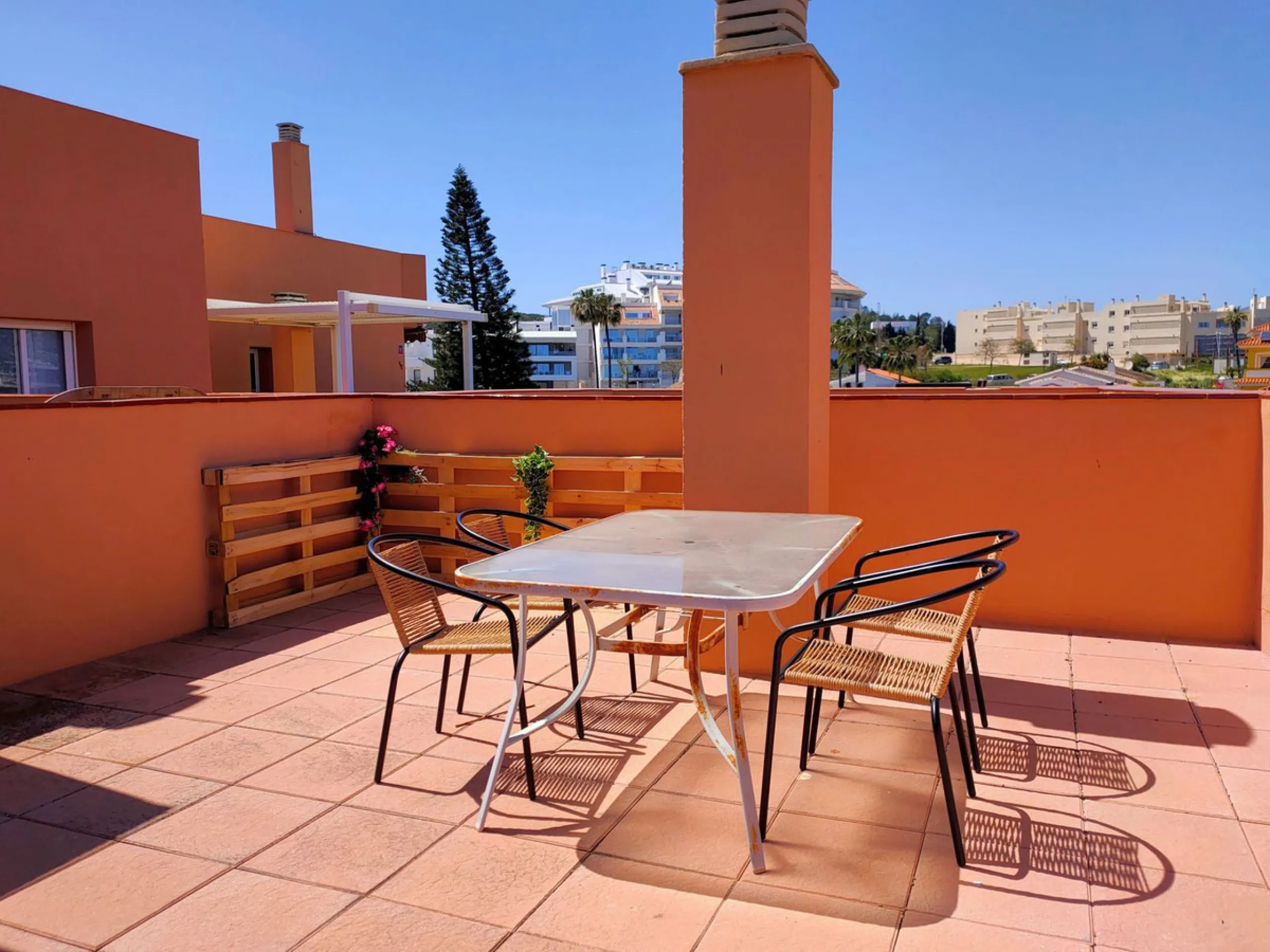 Apartment - Penthouse в продаже в Fuengirola, Málaga. В доме 2 спален и 2 ванных комнат. Площадь дома 101 м²