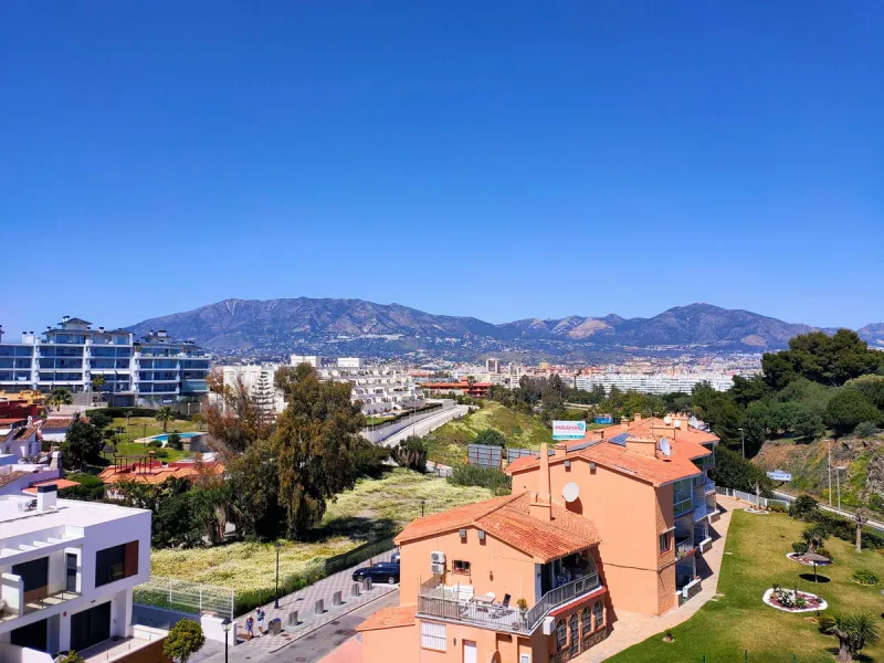 Apartment - Penthouse в продаже в Fuengirola, Málaga. В доме 2 спален и 2 ванных комнат. Площадь дома 101 м²