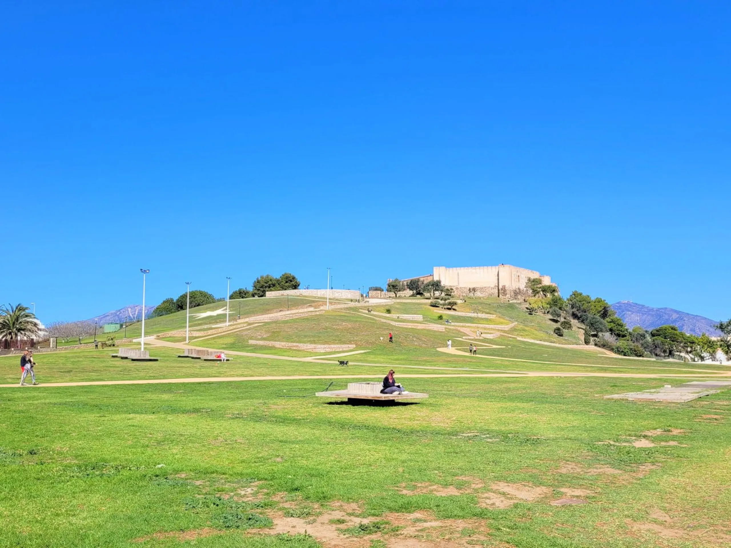 Apartment - Penthouse в продаже в Fuengirola, Málaga. В доме 2 спален и 2 ванных комнат. Площадь дома 101 м²