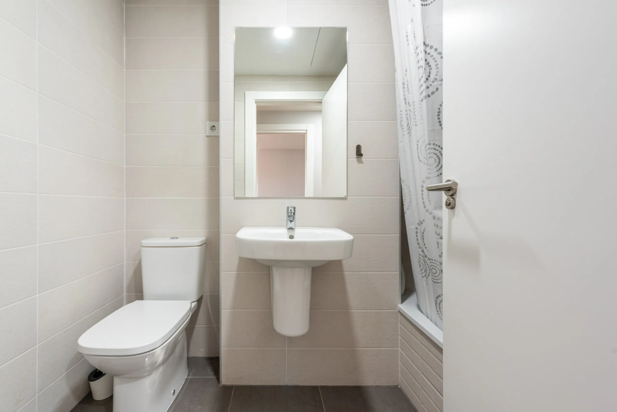 Apartment - Middle Floor Apartment в продаже в Mijas, Málaga. В доме 3 спален и 2 ванных комнат. Площадь дома 98 м²