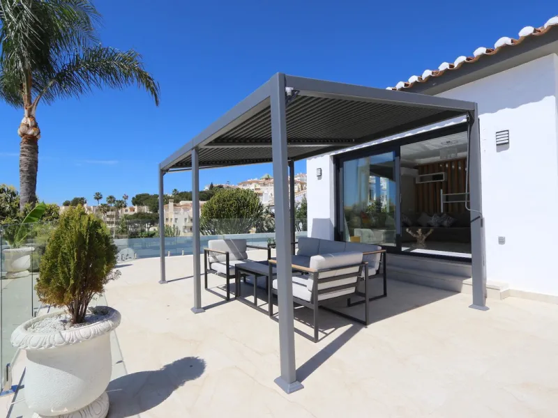 **Detached House on the Riviera: Your Dream Retreat**
