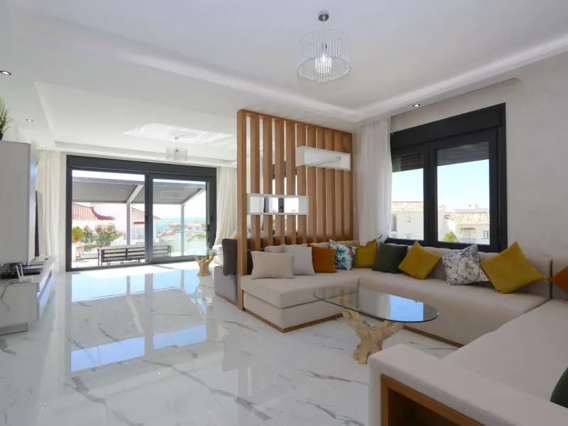 **Detached House on the Riviera: Your Dream Retreat**