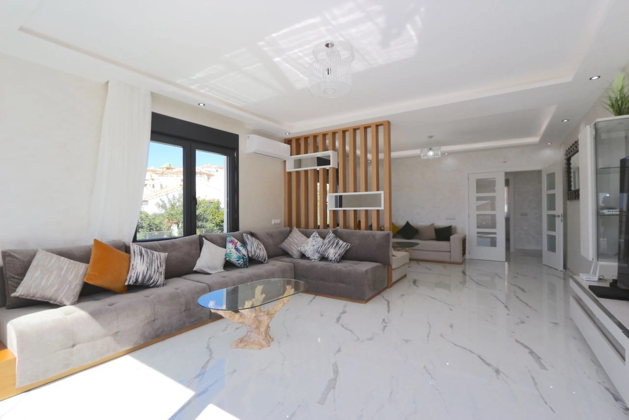 **Detached House on the Riviera: Your Dream Retreat**