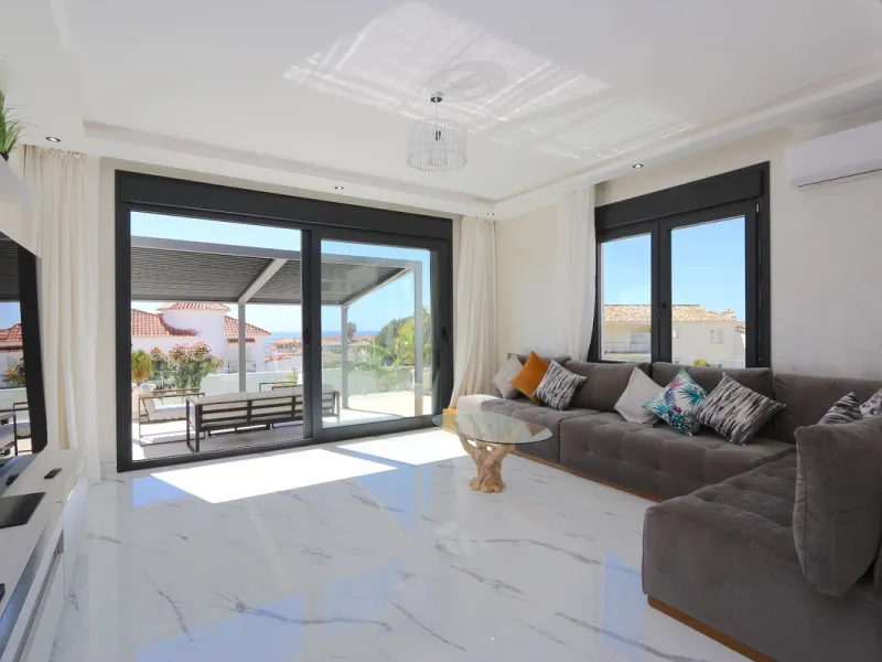 **Detached House on the Riviera: Your Dream Retreat**