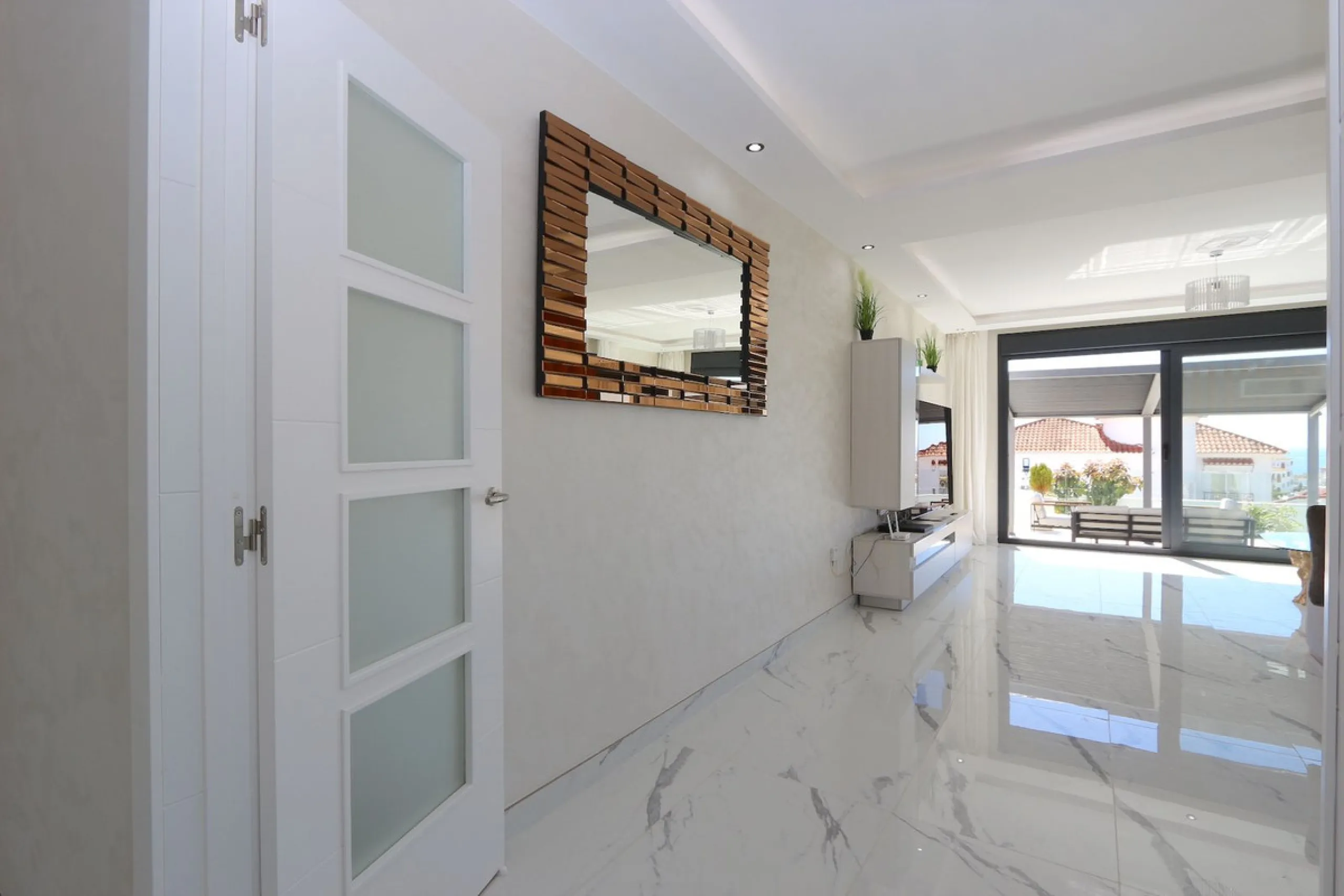**Detached House on the Riviera: Your Dream Retreat**
