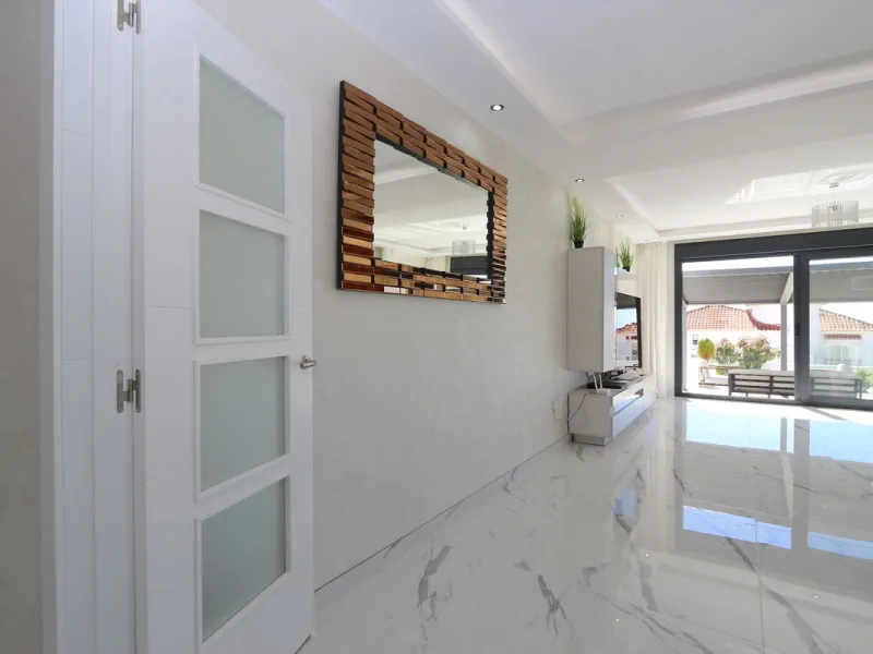 **Detached House on the Riviera: Your Dream Retreat**