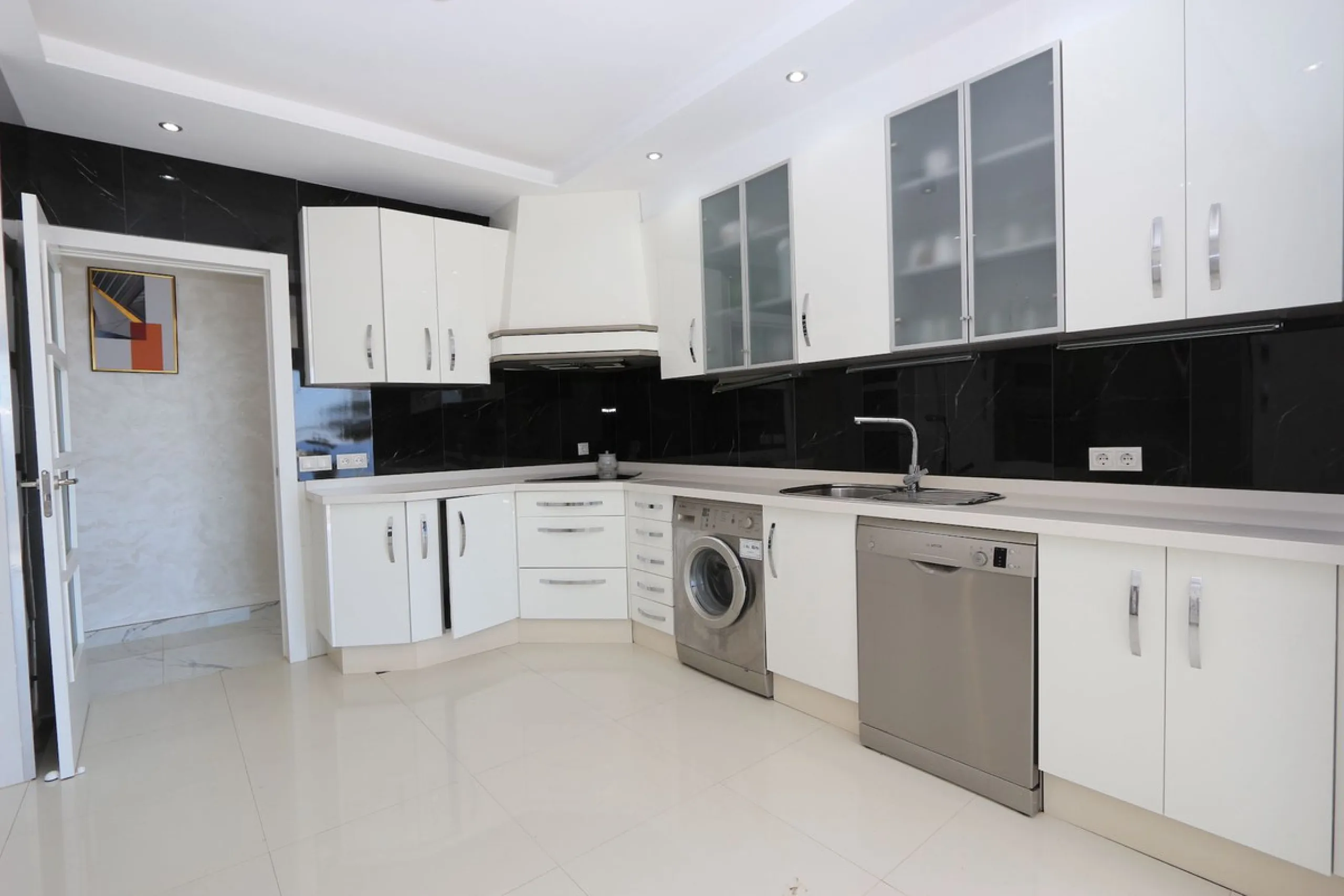 **Detached House on the Riviera: Your Dream Retreat**