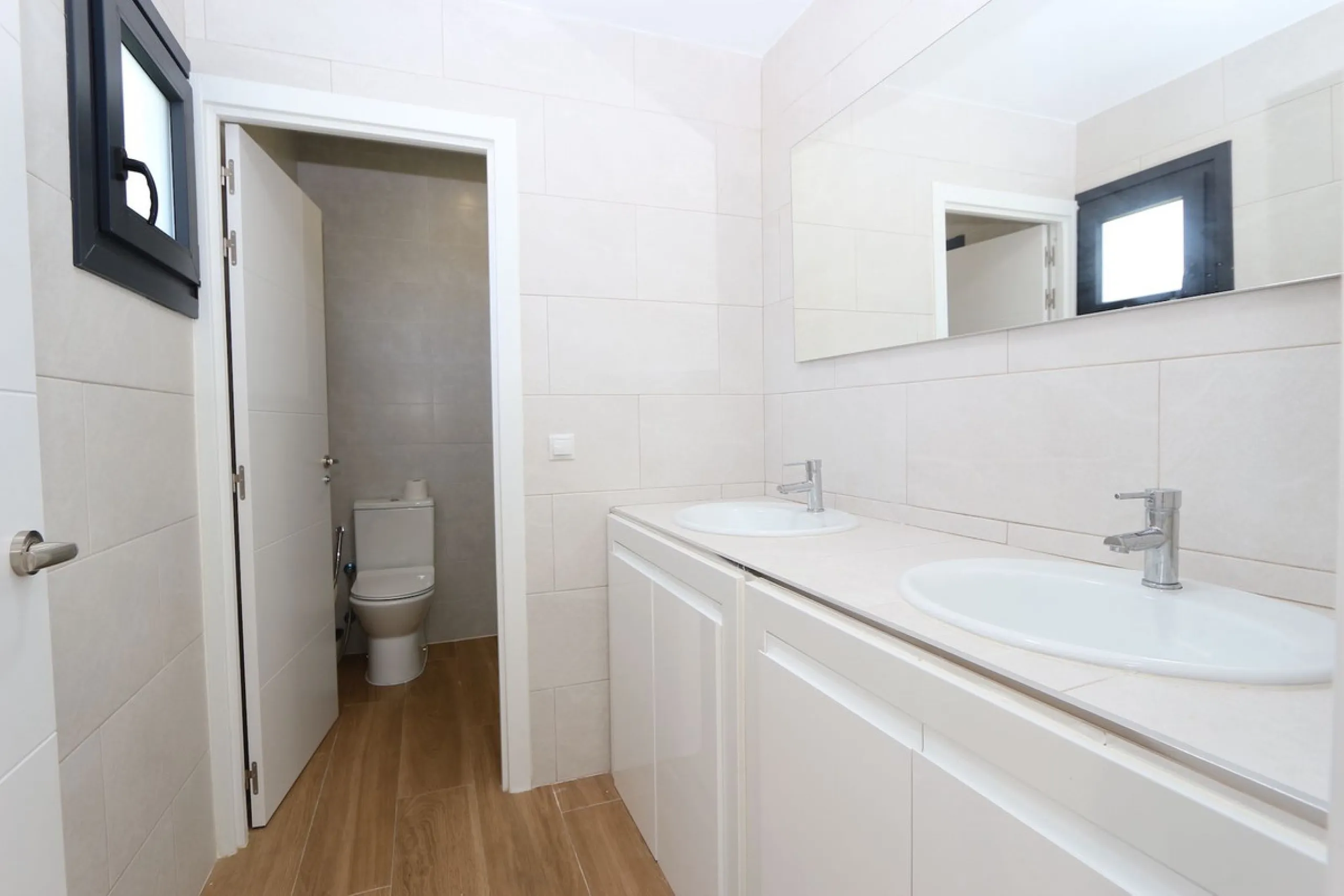 **Detached House on the Riviera: Your Dream Retreat**