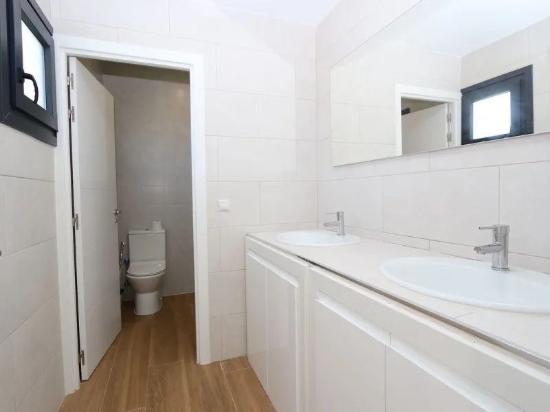 **Detached House on the Riviera: Your Dream Retreat**