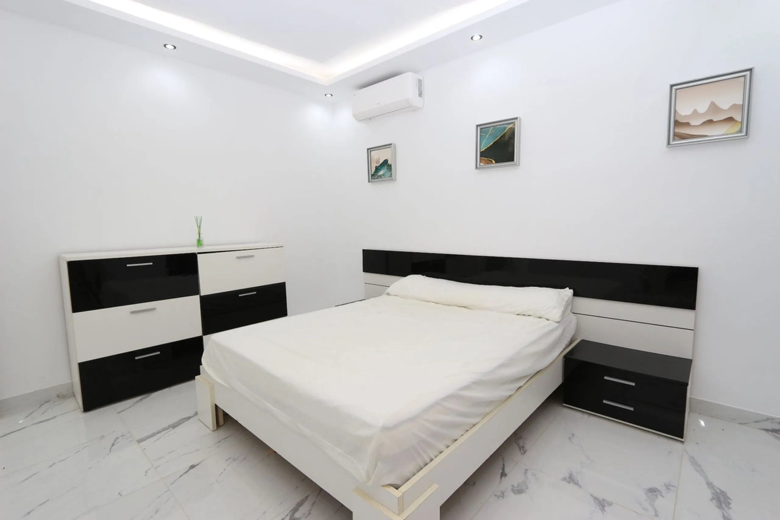 **Detached House on the Riviera: Your Dream Retreat**