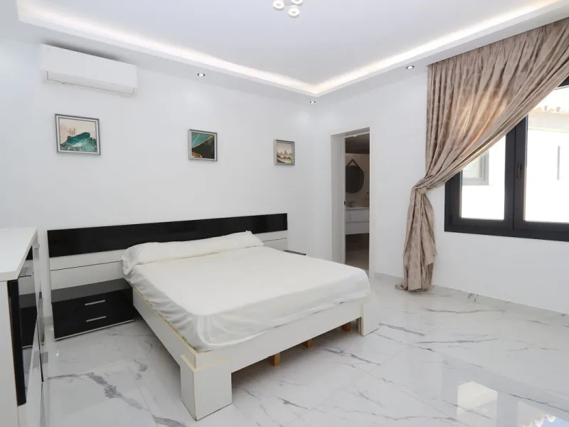 **Detached House on the Riviera: Your Dream Retreat**