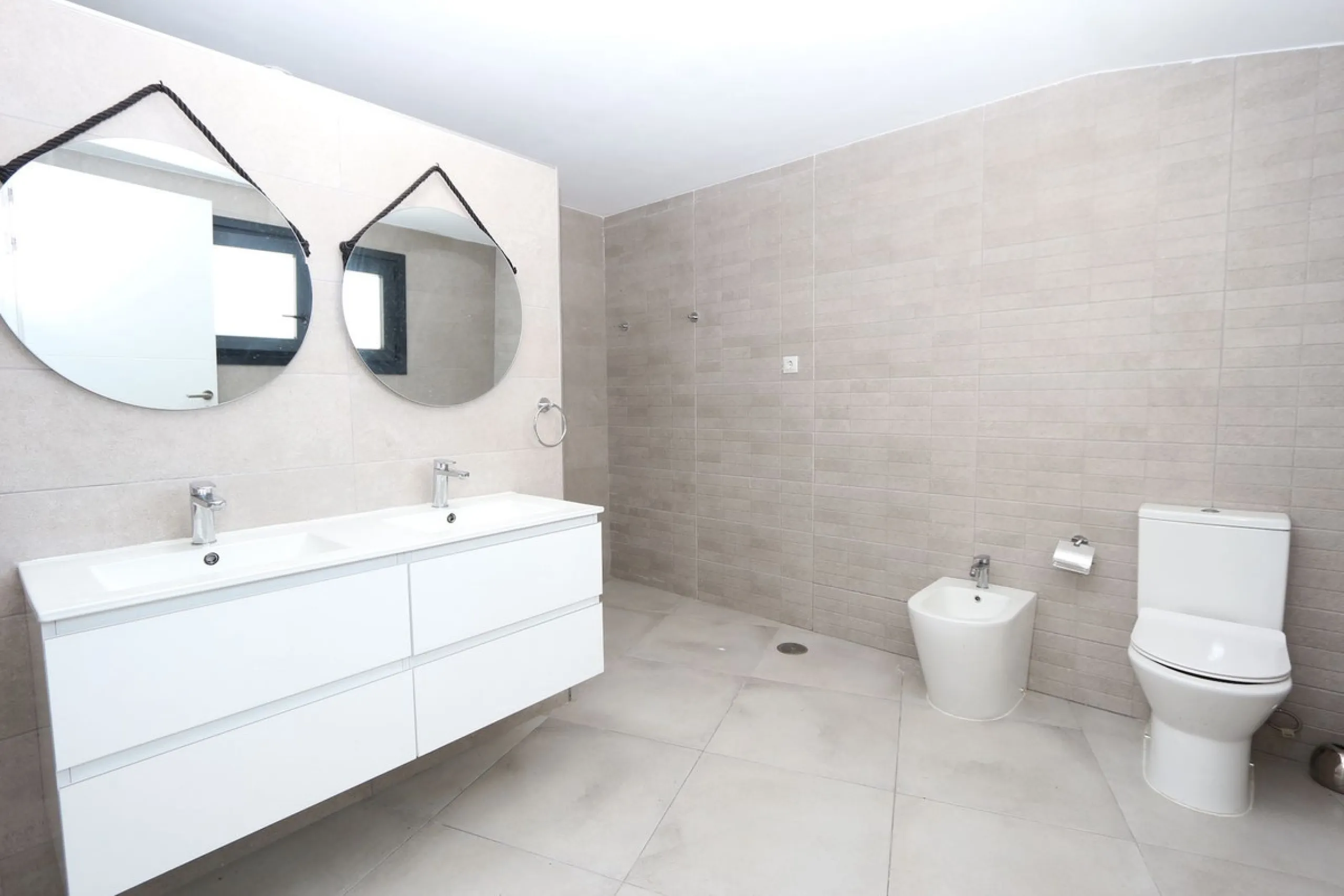 **Detached House on the Riviera: Your Dream Retreat**