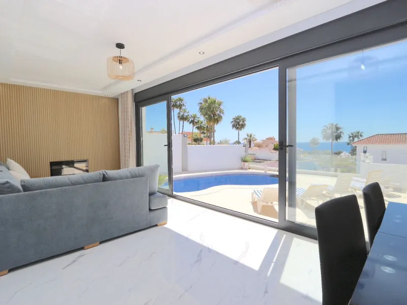 **Detached House on the Riviera: Your Dream Retreat**