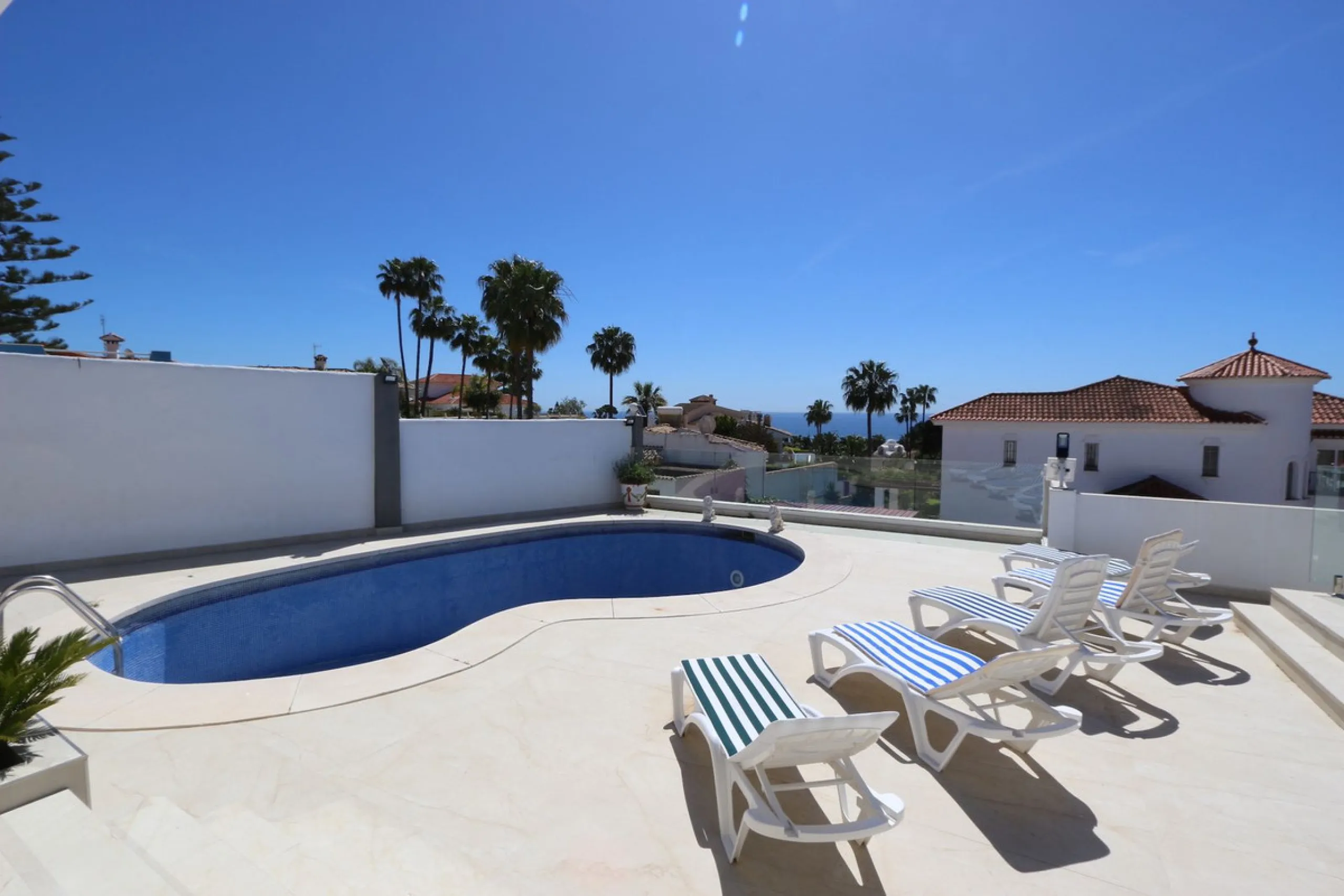**Detached House on the Riviera: Your Dream Retreat**