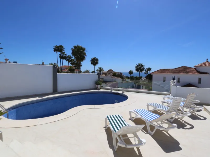 **Detached House on the Riviera: Your Dream Retreat**
