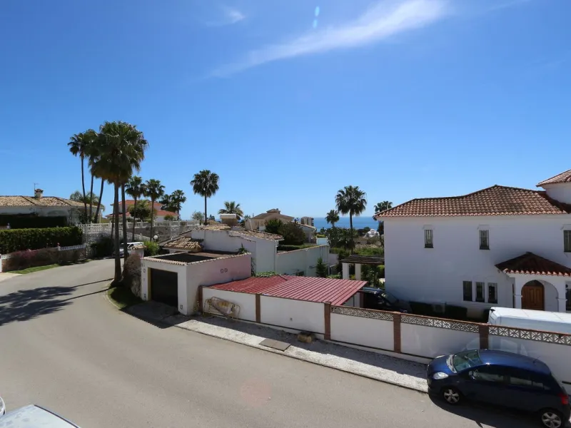 **Detached House on the Riviera: Your Dream Retreat**