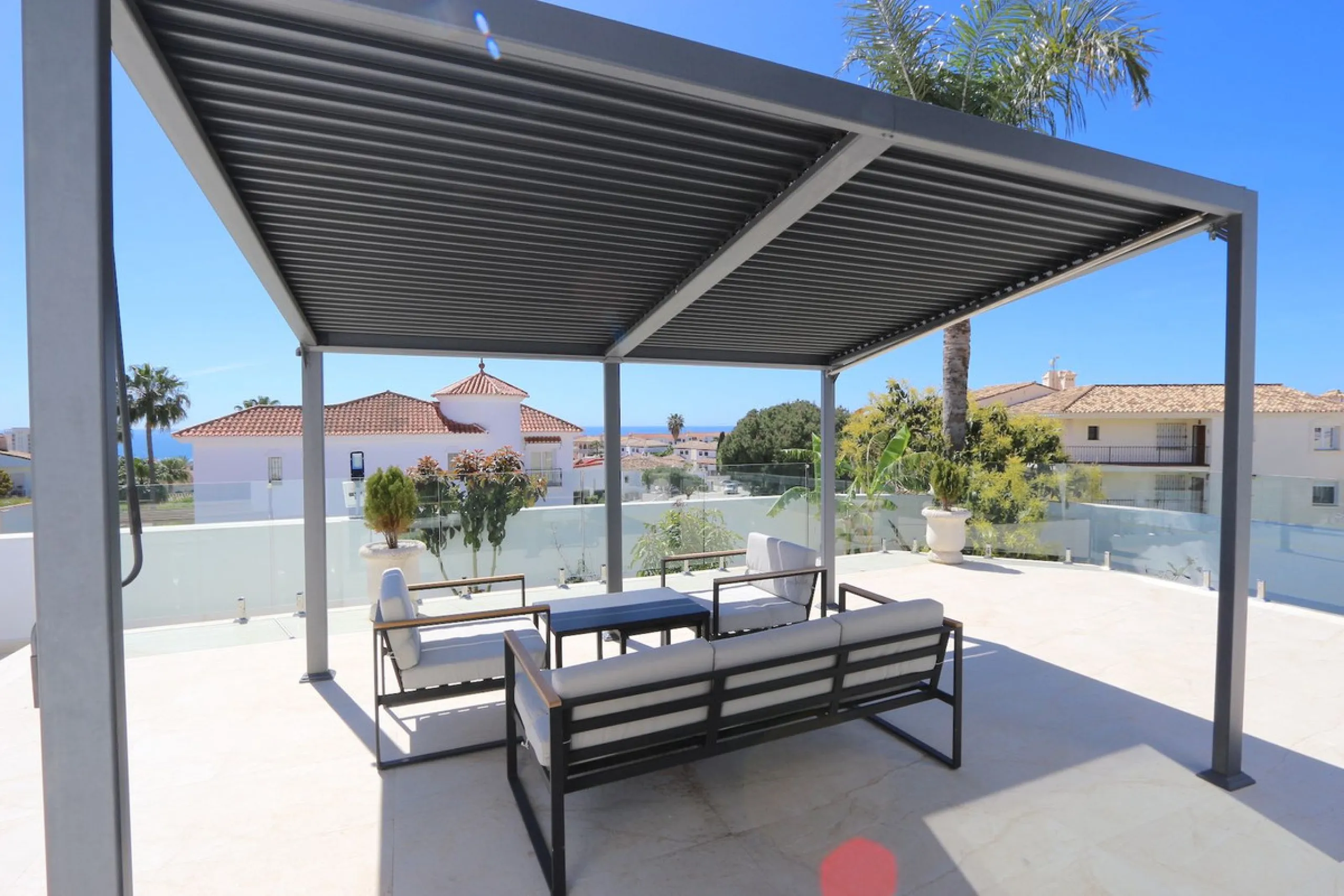 **Detached House on the Riviera: Your Dream Retreat**