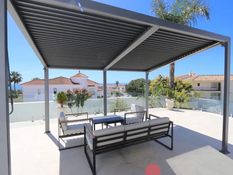 **Detached House on the Riviera: Your Dream Retreat**