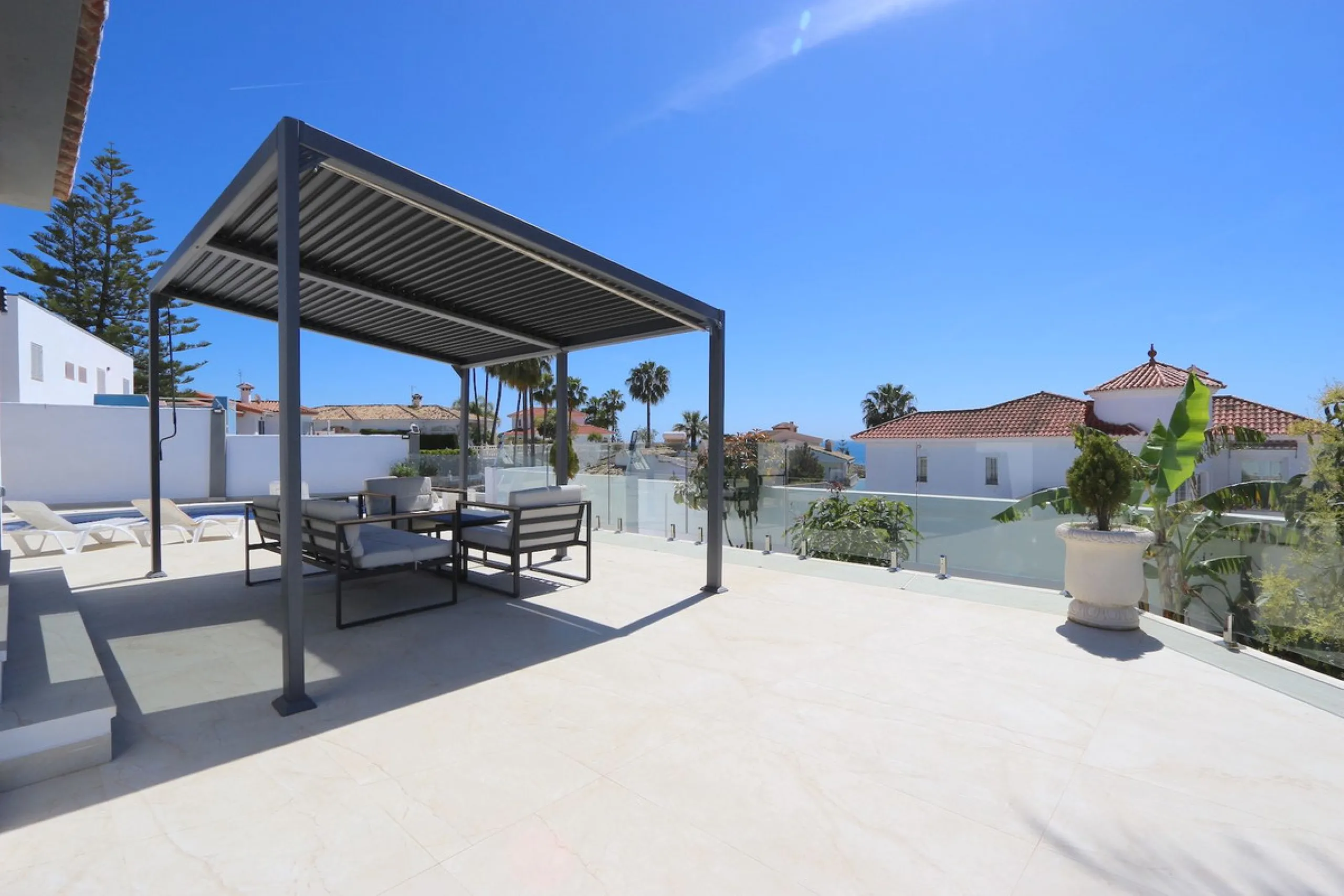 **Detached House on the Riviera: Your Dream Retreat**