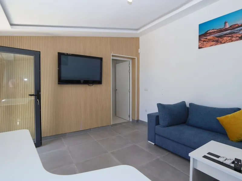 **Detached House on the Riviera: Your Dream Retreat**