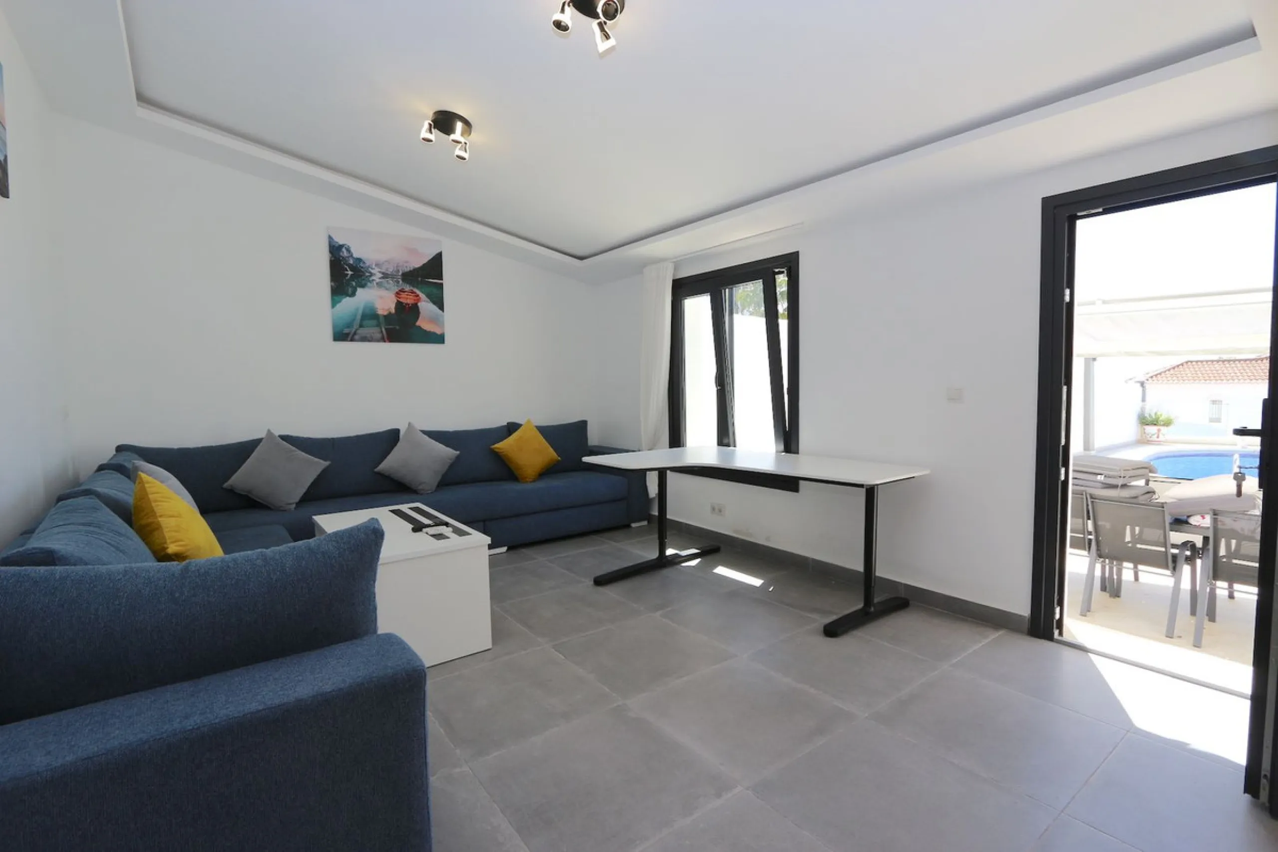 **Detached House on the Riviera: Your Dream Retreat**