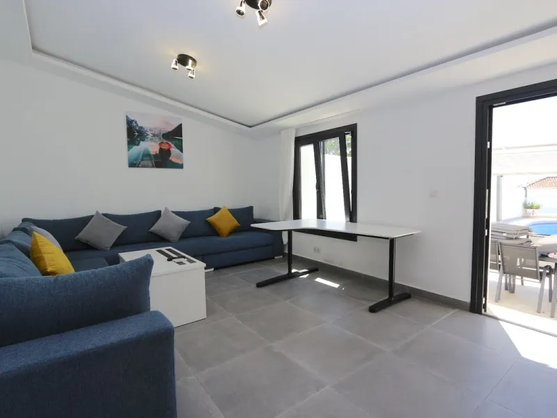 **Detached House on the Riviera: Your Dream Retreat**