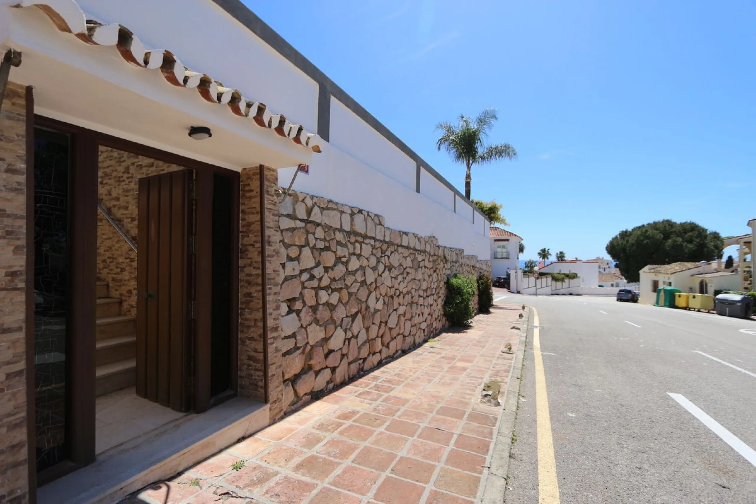 **Detached House on the Riviera: Your Dream Retreat**