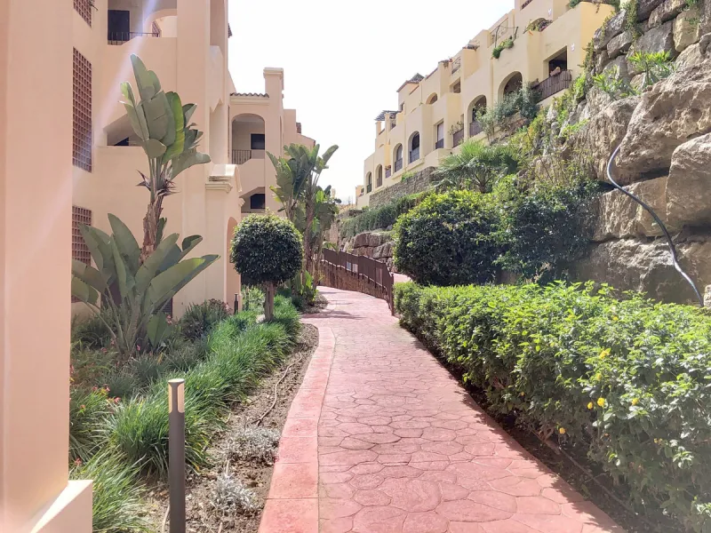 Apartment - Middle Floor Apartment в продаже в Estepona, Málaga. В доме 3 спален и 2 ванных комнат. Площадь дома 220 м²