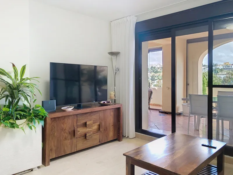 Apartment - Middle Floor Apartment в продаже в Estepona, Málaga. В доме 3 спален и 2 ванных комнат. Площадь дома 220 м²
