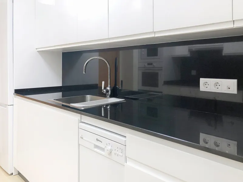 Apartment - Middle Floor Apartment в продаже в Estepona, Málaga. В доме 3 спален и 2 ванных комнат. Площадь дома 220 м²