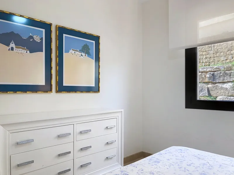 Apartment - Middle Floor Apartment в продаже в Estepona, Málaga. В доме 3 спален и 2 ванных комнат. Площадь дома 220 м²