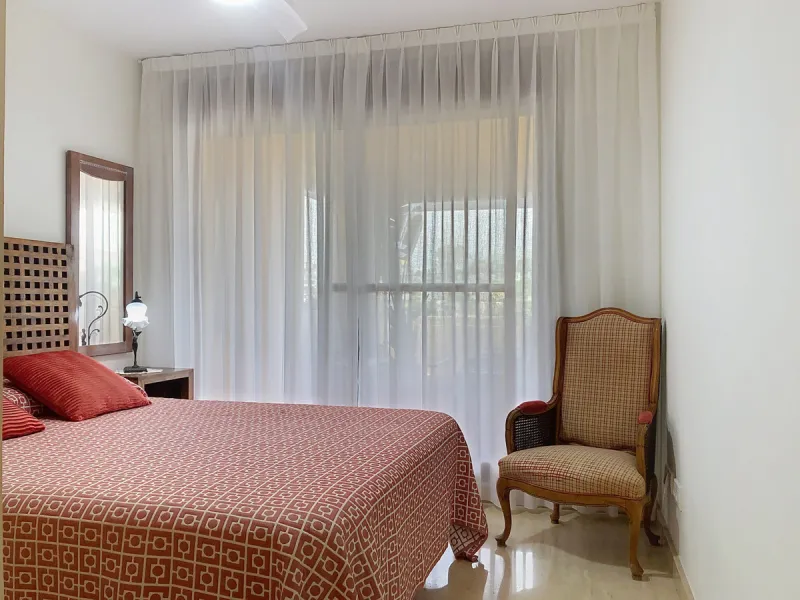 Apartment - Middle Floor Apartment в продаже в Estepona, Málaga. В доме 3 спален и 2 ванных комнат. Площадь дома 220 м²