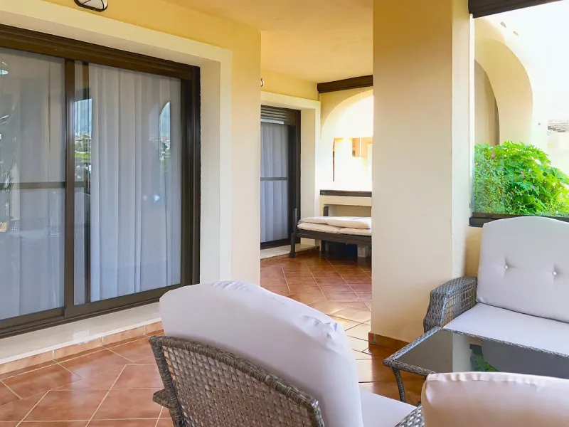 Apartment - Middle Floor Apartment в продаже в Estepona, Málaga. В доме 3 спален и 2 ванных комнат. Площадь дома 220 м²