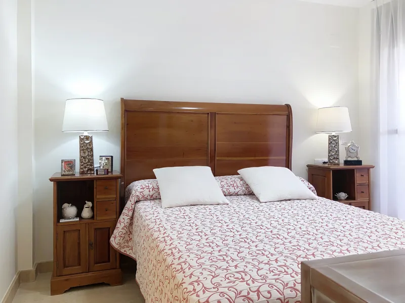 Apartment - Middle Floor Apartment в продаже в Estepona, Málaga. В доме 3 спален и 2 ванных комнат. Площадь дома 220 м²