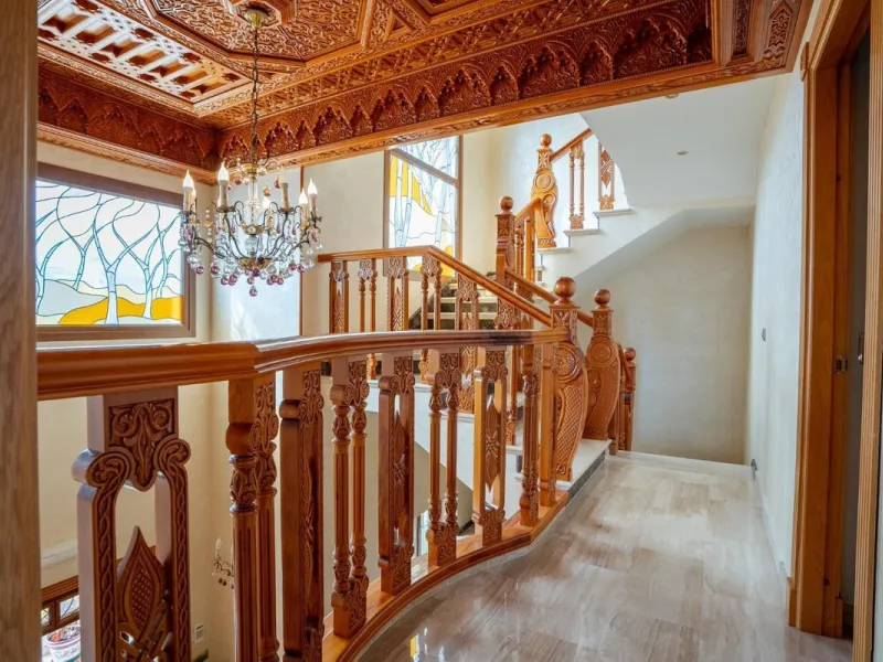 Discover this stunning  villa, perfectly situated next to a protected nature reserve. Enjoy the serenity of nature while being just a short walk away from shopping centers and other amenities.